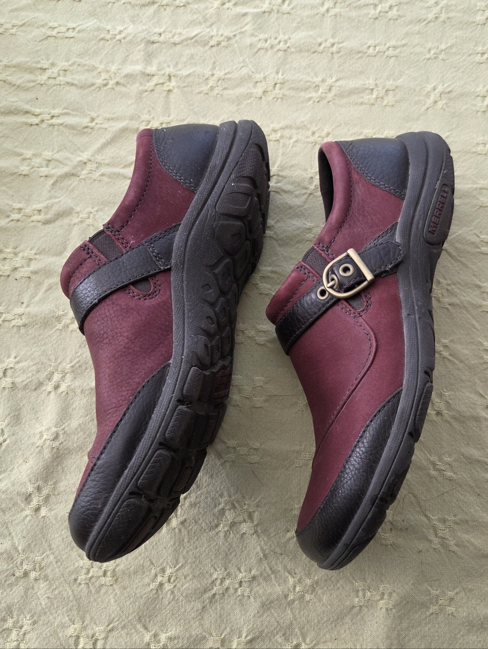 Merrell Burgundy and Black Slip-On Clogs - Picture 3 of 4